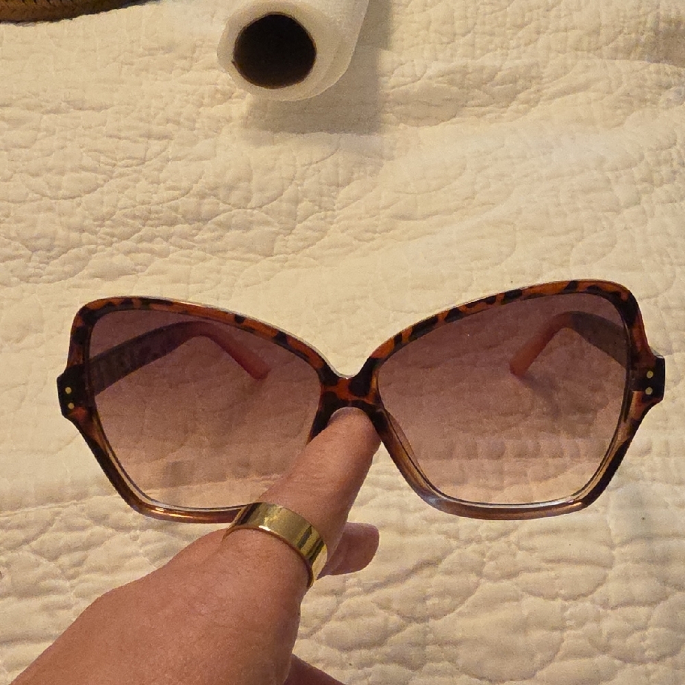 Jessica Simpson Brown Tortoise Sunglasses
